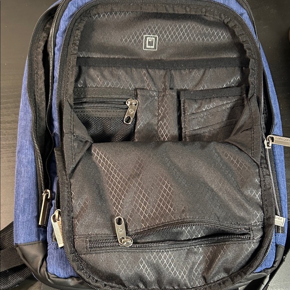 Samsonite Blue Backpack with Black Accents - Picture 2 of 6